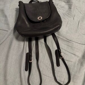 Vintage Coach leather turn lock daypack in black